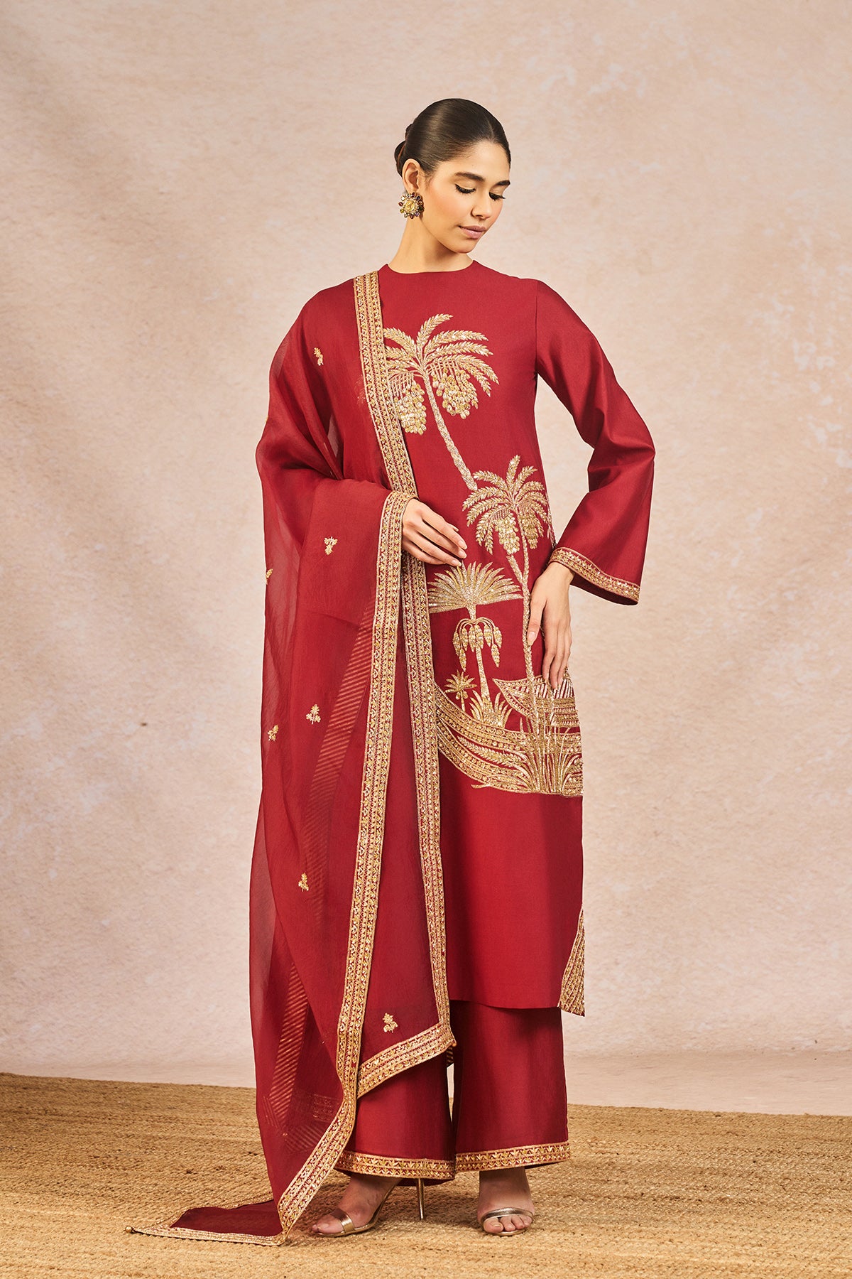 'Laal Chaand Kinara' Set