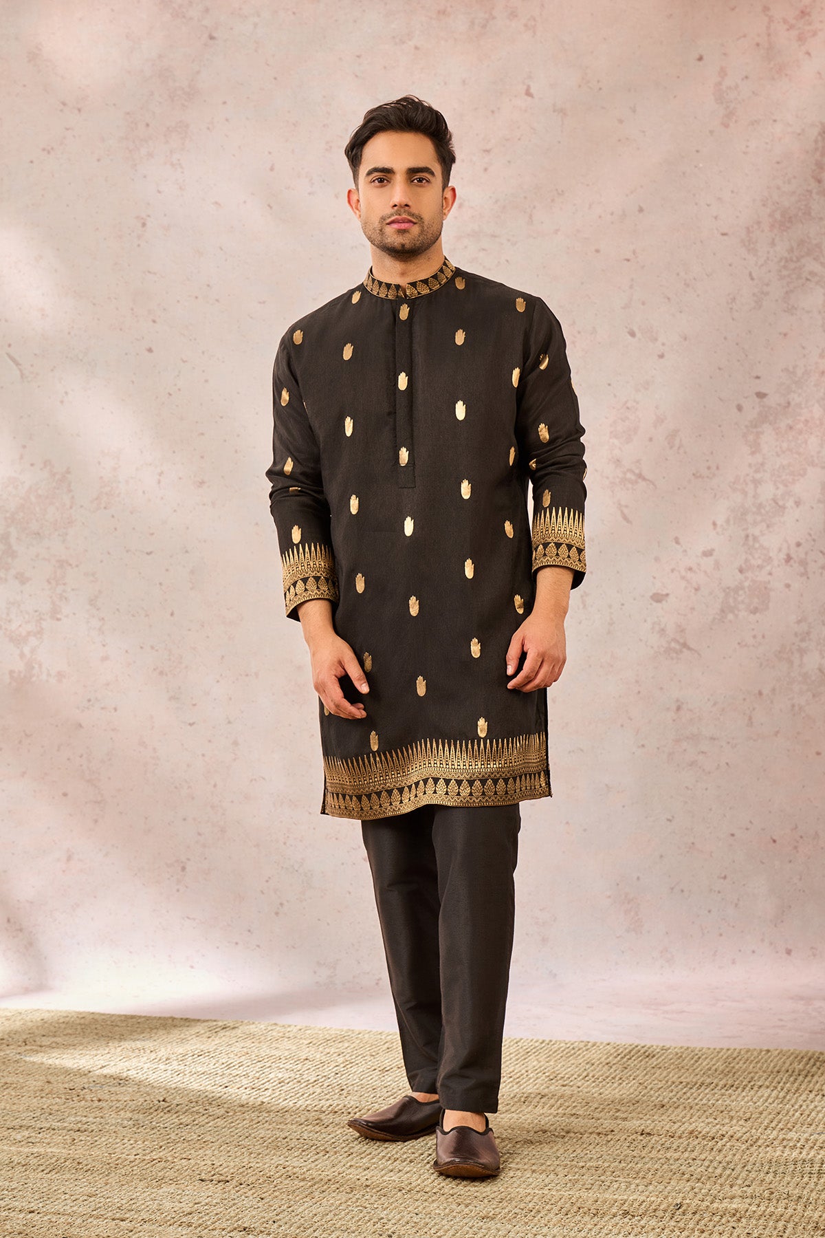 Black Haath Phool Kurta Set