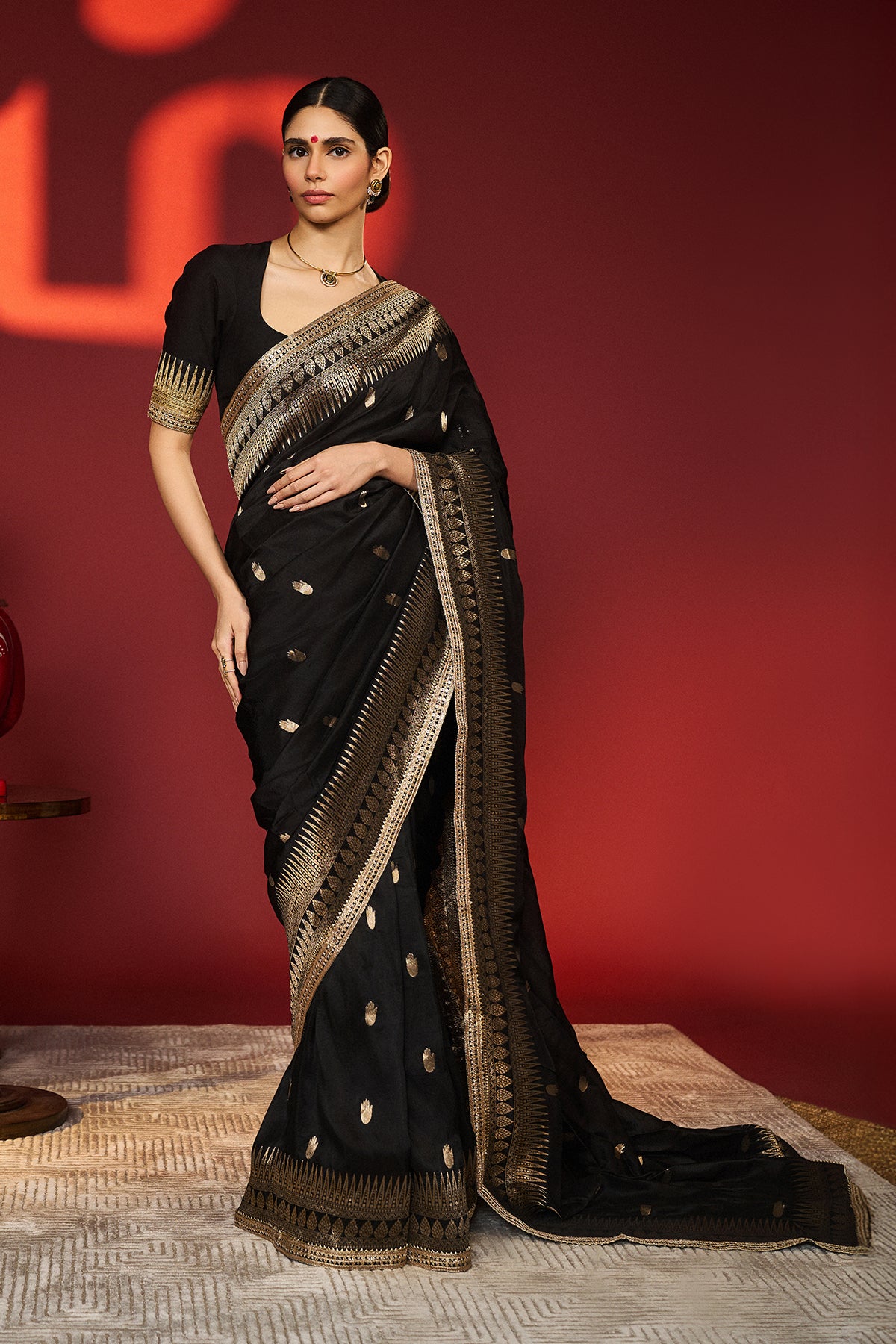 Black Haath Phool Saree