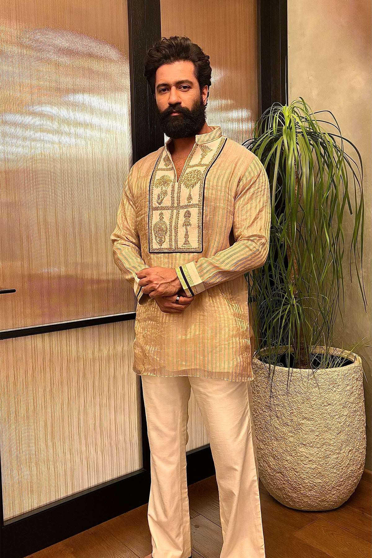 Ivory Kochi Conch Lungi Set